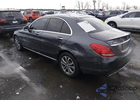 2016 Mercedes-Benz C 300 4Matic из США, поврежденный, VIN 55SWF4KB4GU140092